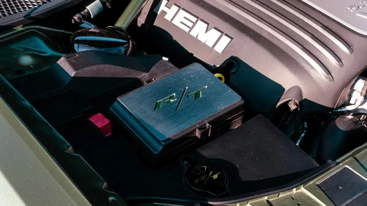 Resolvendo problemas de EMI automotiva usando indutores de modo comum de alta confiabilidade